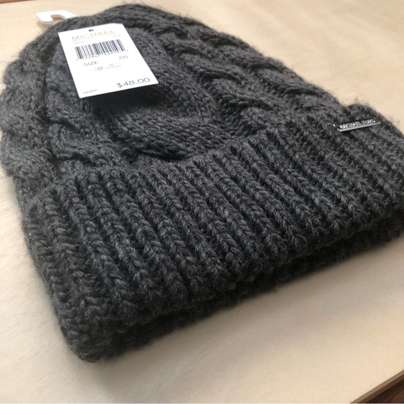 MICHAEL KORS Women's Cuffed Beanie with Michael Kors Emblem - Picture 7 of 9